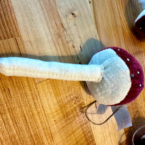 Adorable mushroom Christmas ornaments - velvet soft fabric with embroidery - Picture 4 of 5